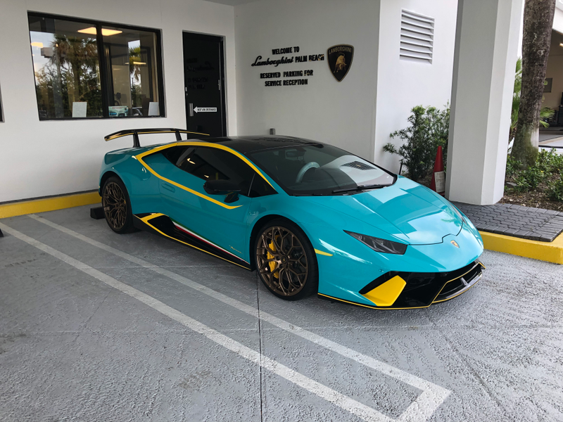 Hideous Performante in Blu Glauco